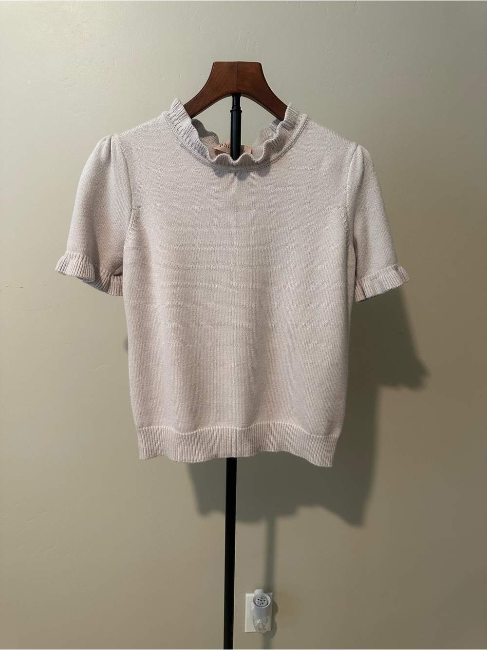 Women's Ruffle Neck Short-Sleeve Knit Top - lilac